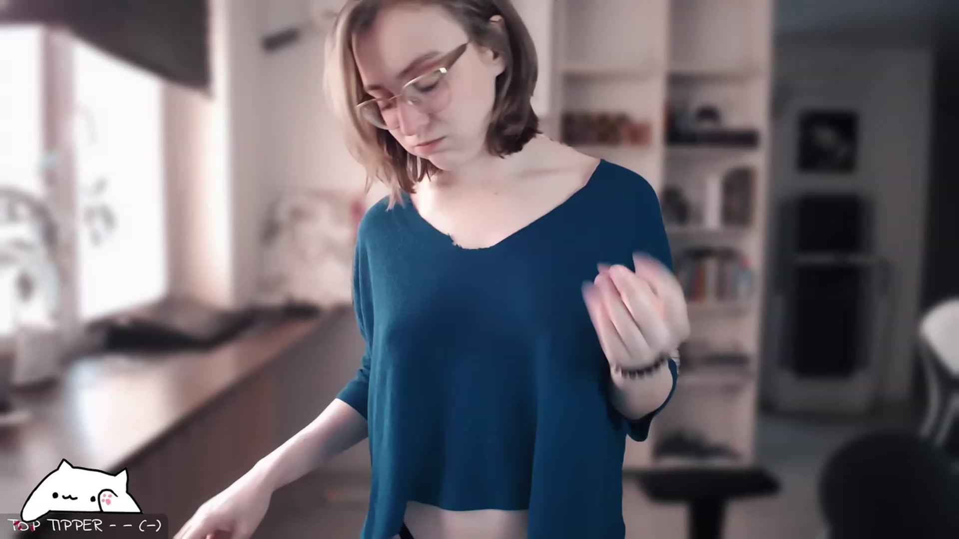 Gallery image thumbnail from Meowlexx's myfreecams stream on, 04/12/2023, 06:12 image 14 of 20