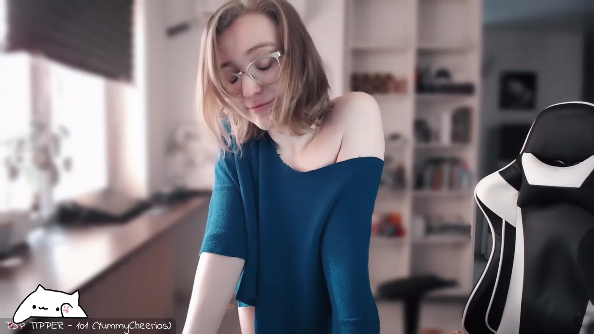 Gallery image thumbnail from Meowlexx's myfreecams stream on, 04/15/2023, 07:01 image 5 of 20