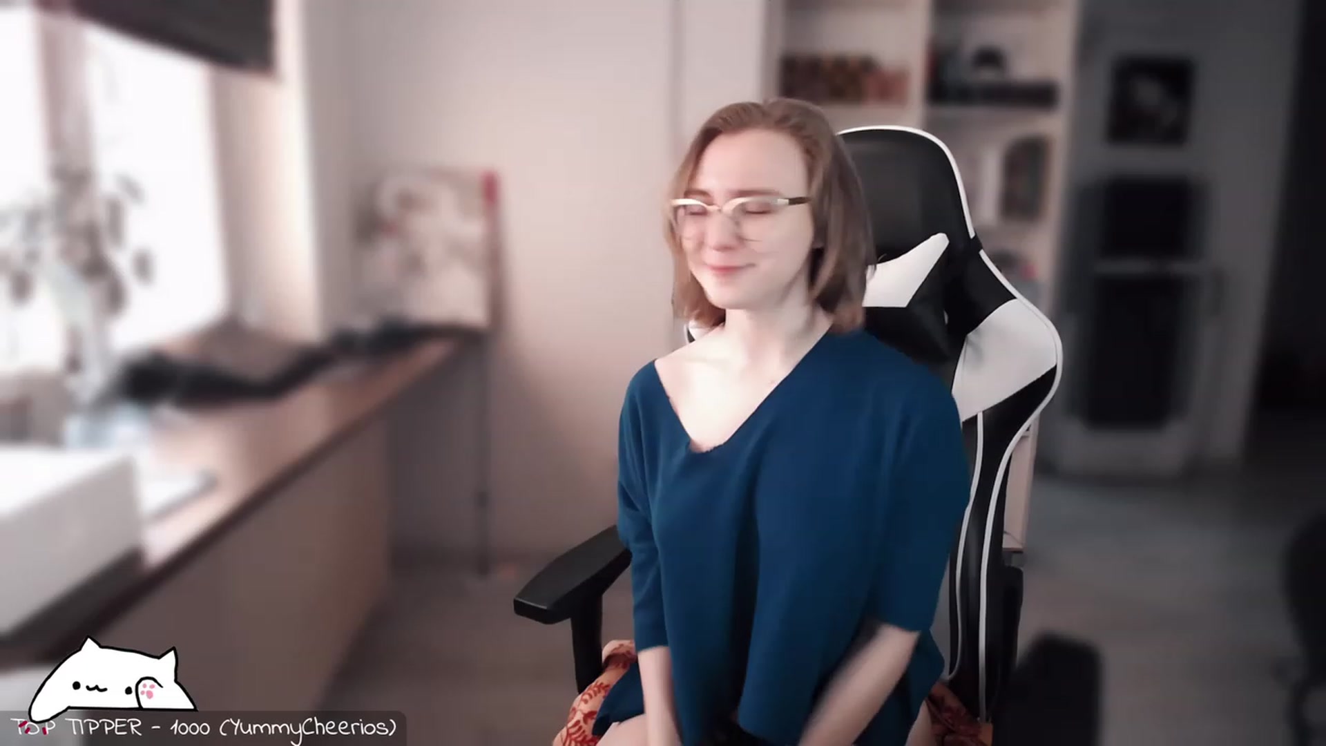 Gallery image thumbnail from Meowlexx's myfreecams stream on, 04/15/2023, 07:01 image 15 of 20