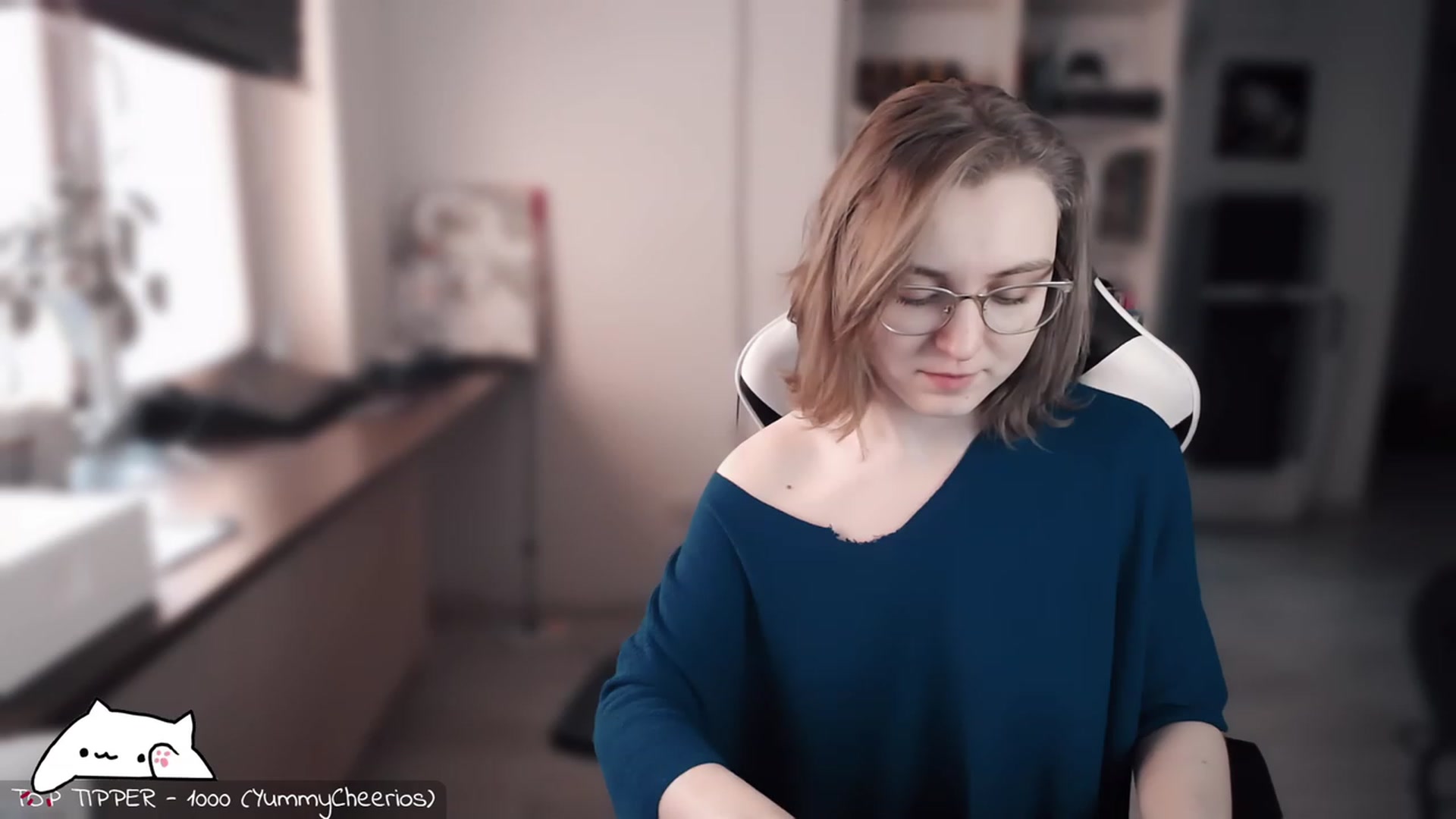 Gallery image thumbnail from Meowlexx's myfreecams stream on, 04/15/2023, 07:01 image 16 of 20