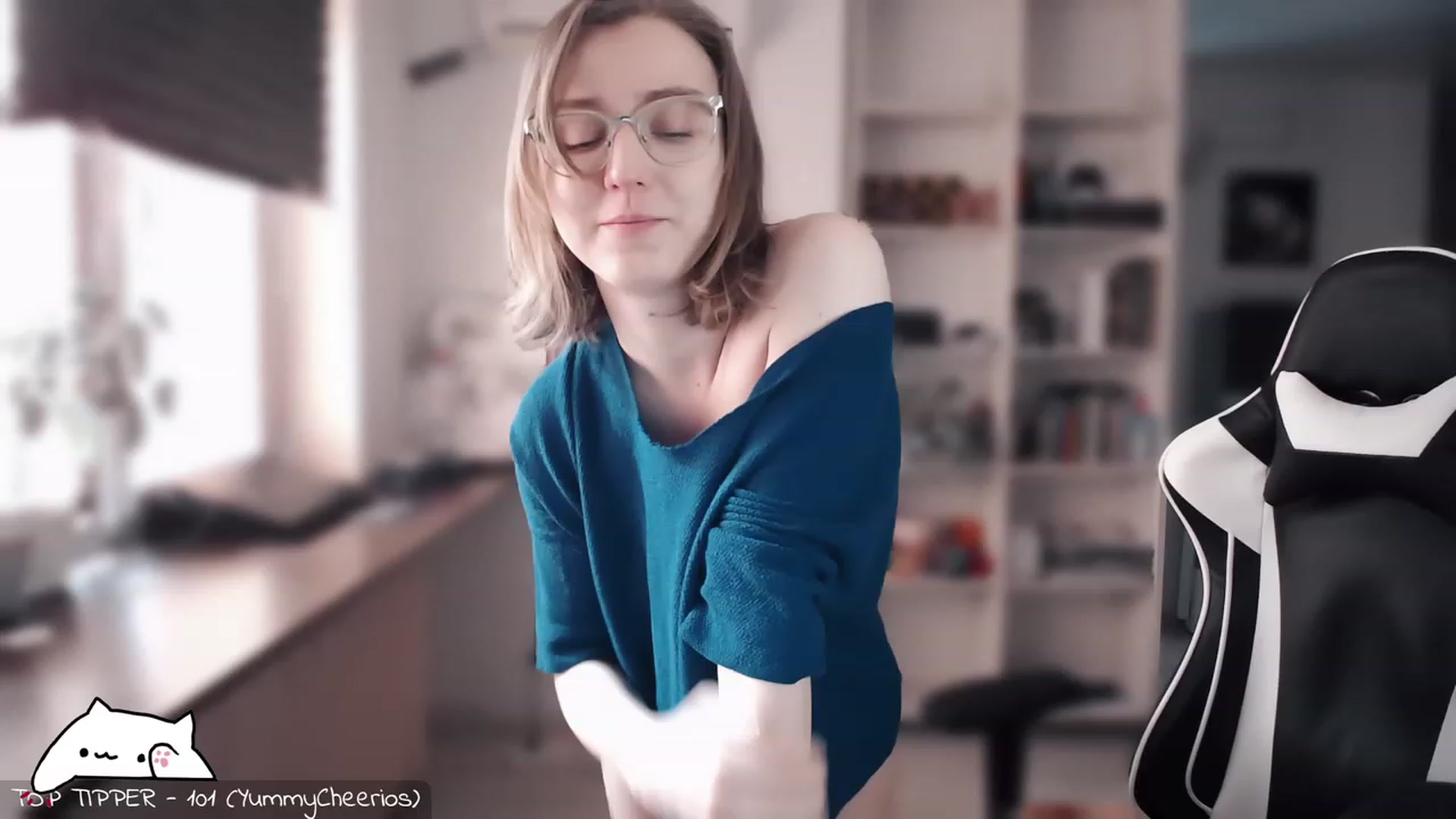 Gallery image thumbnail from Meowlexx's myfreecams stream on, 04/15/2023, 07:01 image 1 of 20