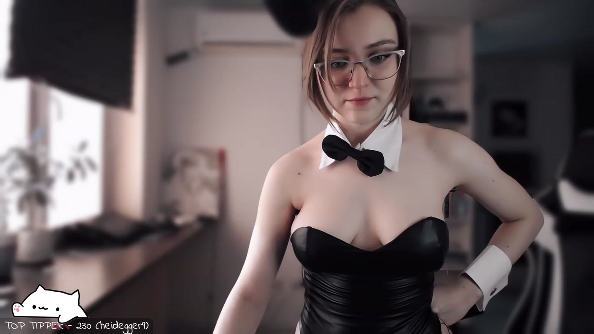Gallery image thumbnail from Meowlexx's myfreecams stream on, 04/16/2023, 07:23 image 1 of 20