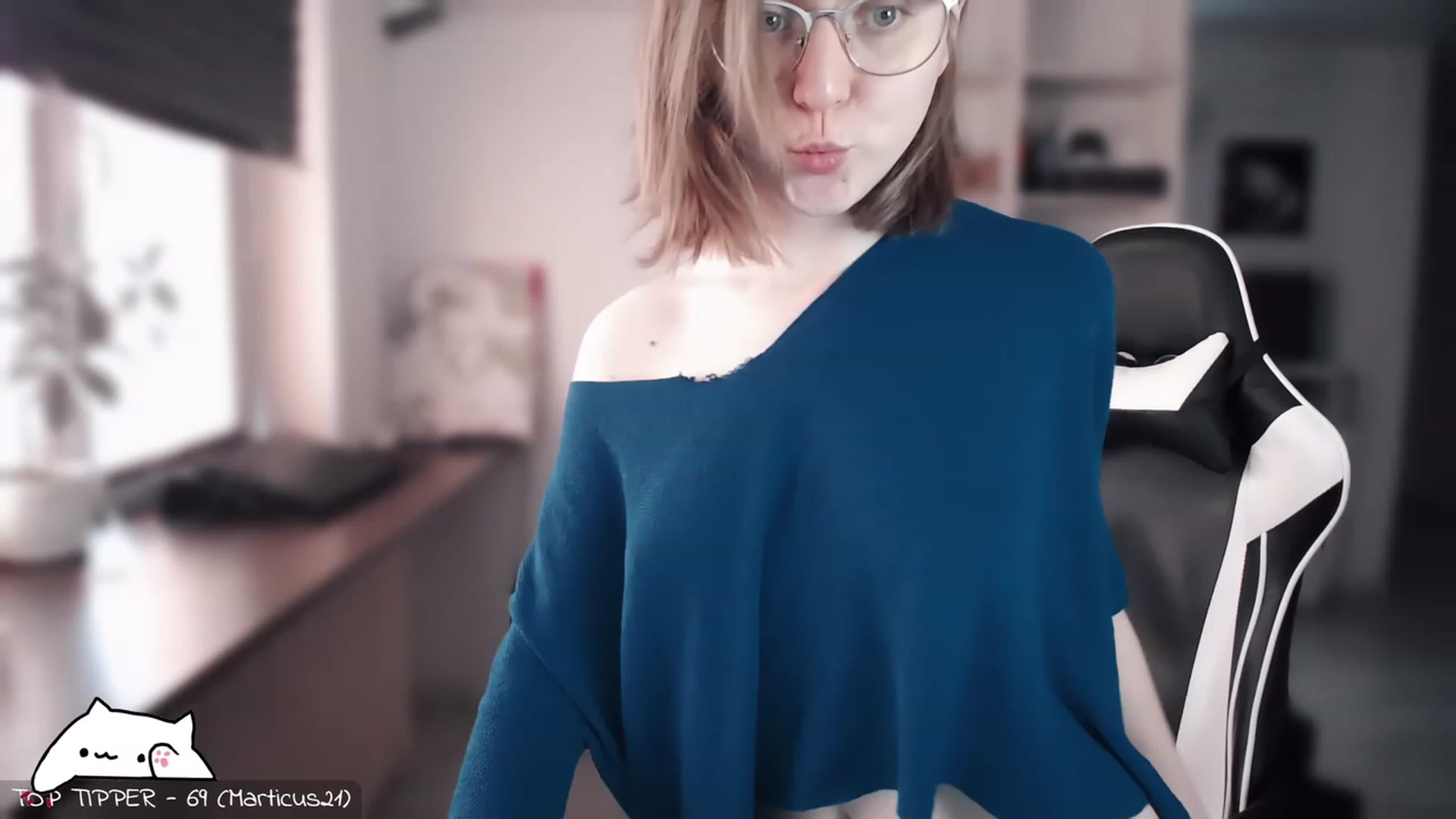 Gallery image thumbnail from Meowlexx's myfreecams stream on, 04/21/2023, 07:11 image 18 of 20