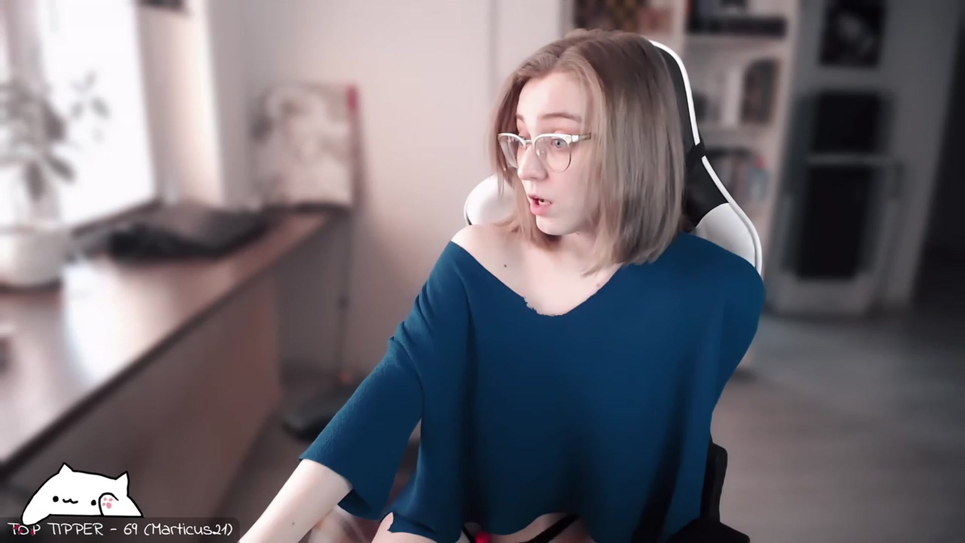 Gallery image thumbnail from Meowlexx's myfreecams stream on, 04/21/2023, 07:11 image 15 of 20