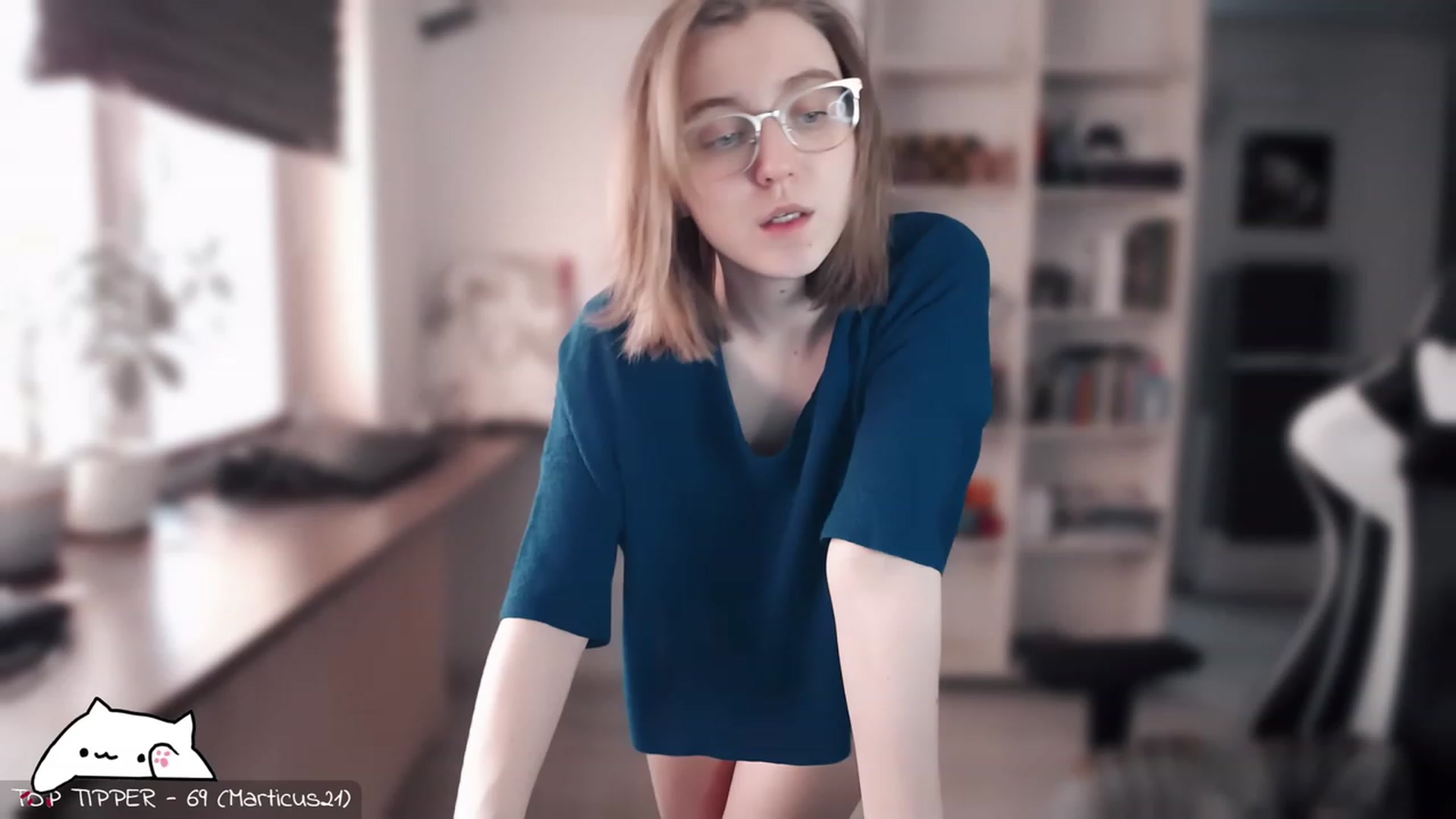 Gallery image thumbnail from Meowlexx's myfreecams stream on, 04/21/2023, 07:11 image 3 of 20