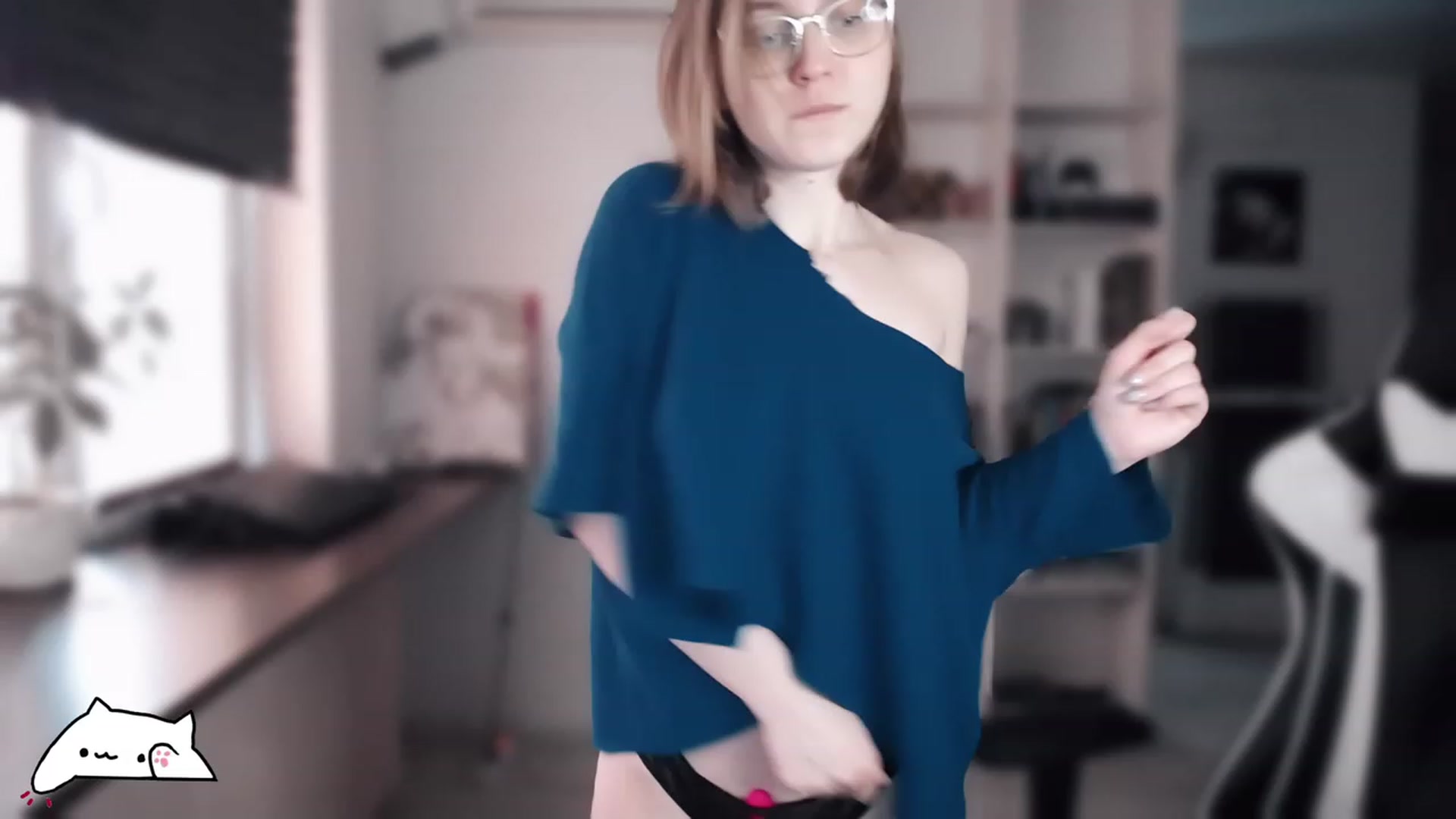 Gallery image thumbnail from Meowlexx's myfreecams stream on, 04/21/2023, 08:30 image 15 of 20