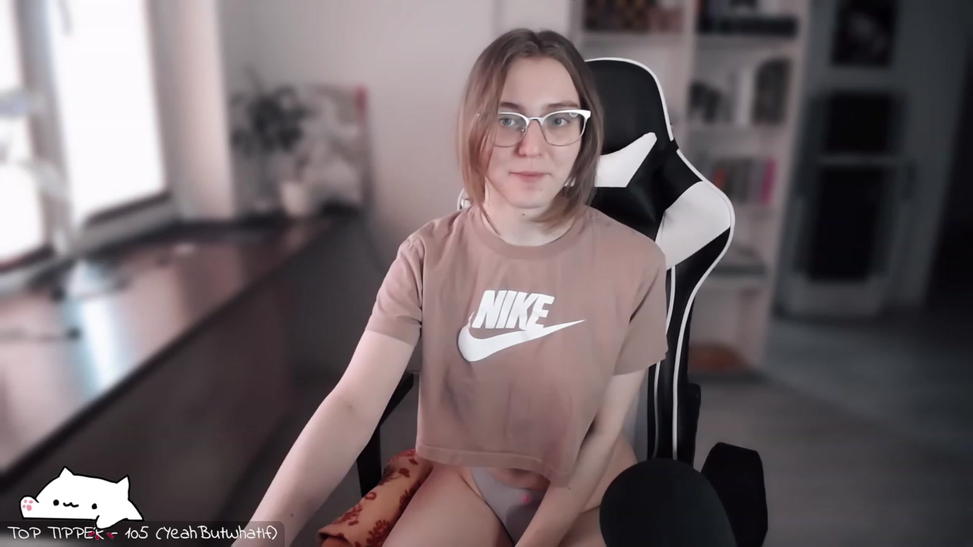 Gallery image thumbnail from Meowlexx's myfreecams stream on, 05/20/2023, 08:11 image 12 of 20