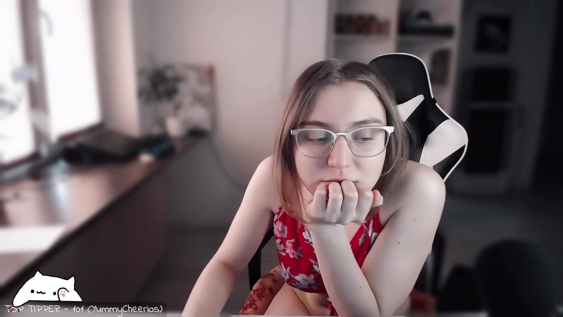 Gallery image thumbnail from Meowlexx's myfreecams stream on, 05/21/2023, 07:25 image 15 of 20