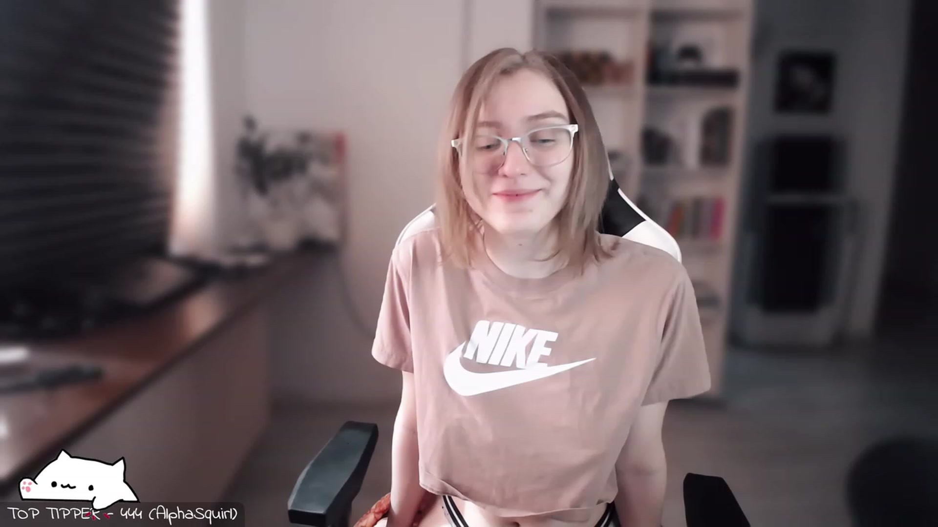 Gallery image thumbnail from Meowlexx's myfreecams stream on, 05/25/2023, 06:32 image 2 of 20