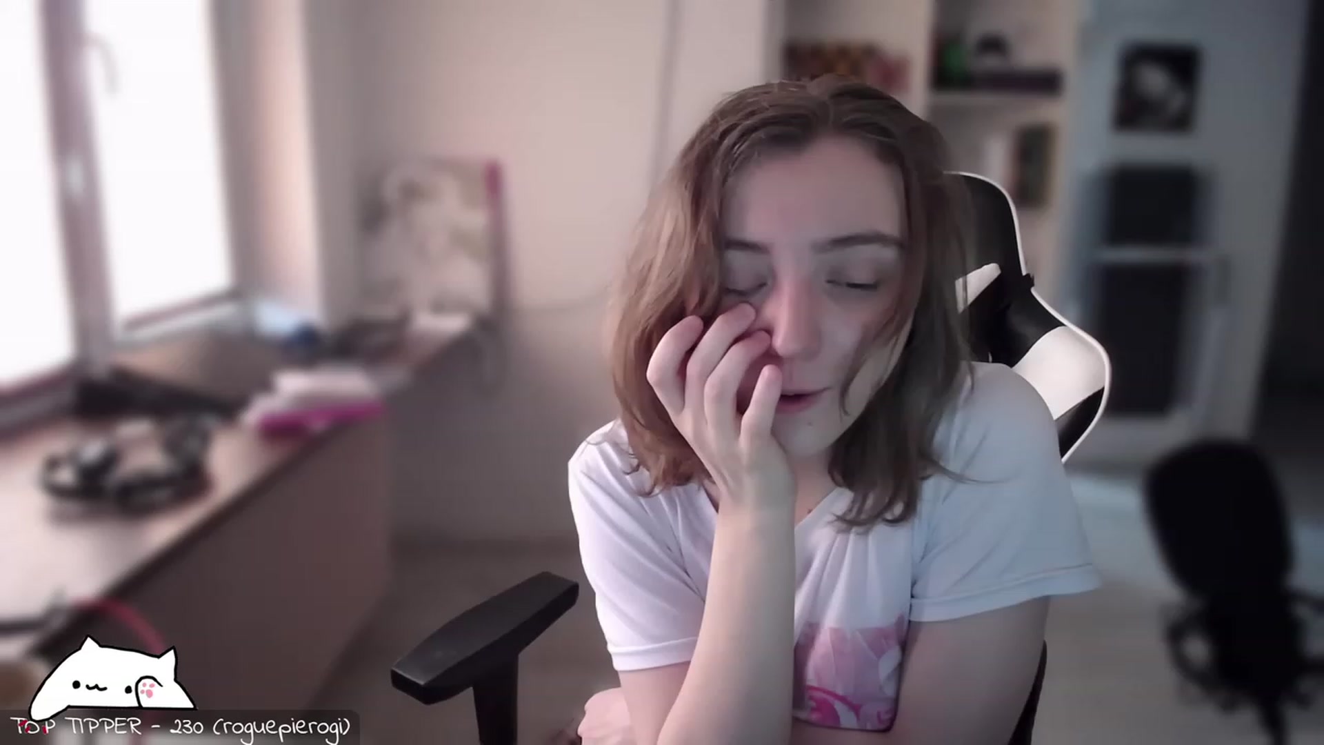 Gallery image thumbnail from Meowlexx's myfreecams stream on, 06/17/2023, 07:07 image 11 of 20