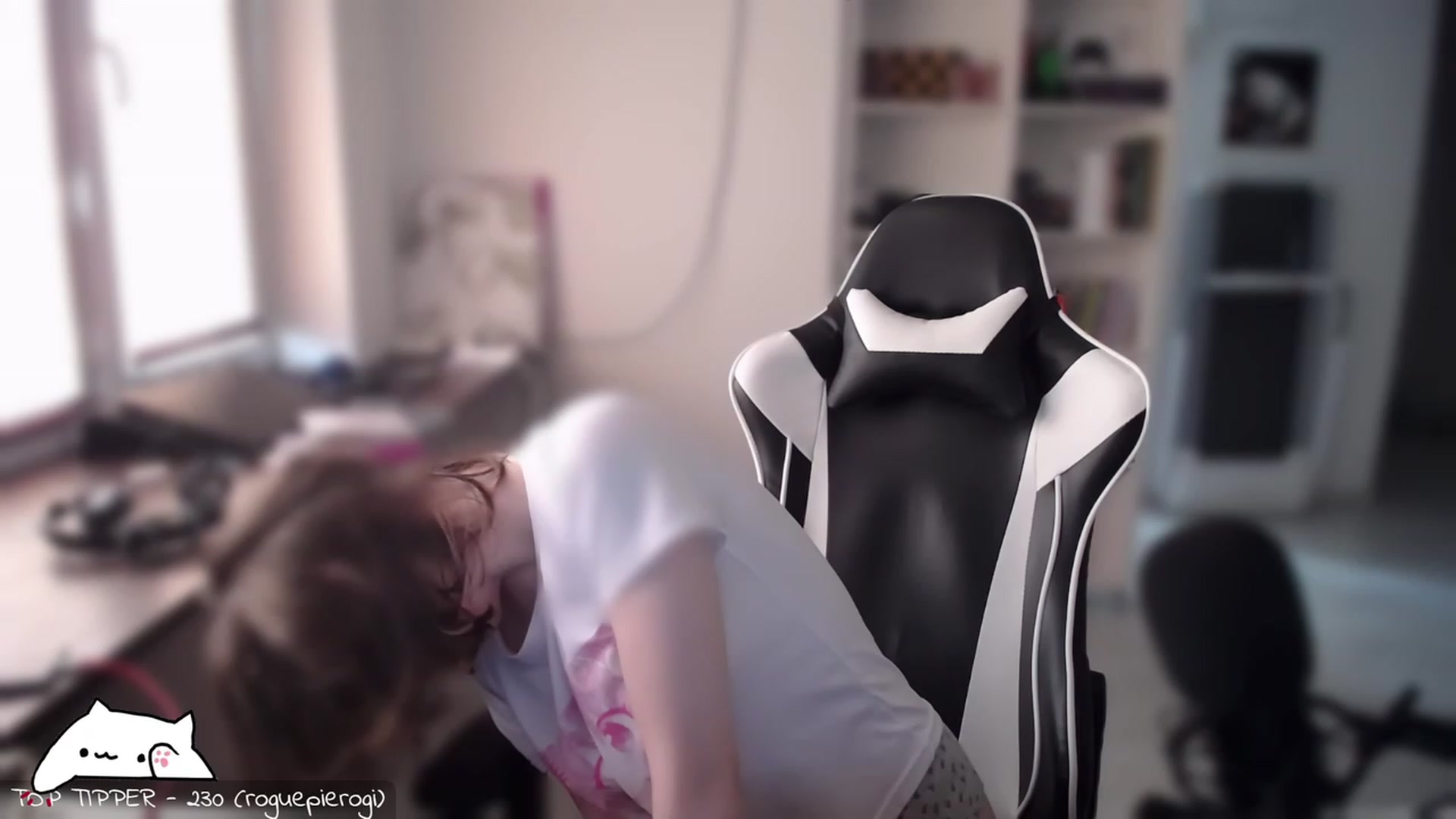 Gallery image thumbnail from Meowlexx's myfreecams stream on, 06/17/2023, 07:07 image 17 of 20