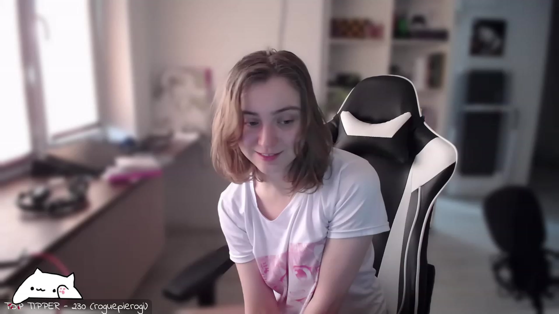 Gallery image thumbnail from Meowlexx's myfreecams stream on, 06/17/2023, 07:07 image 16 of 20