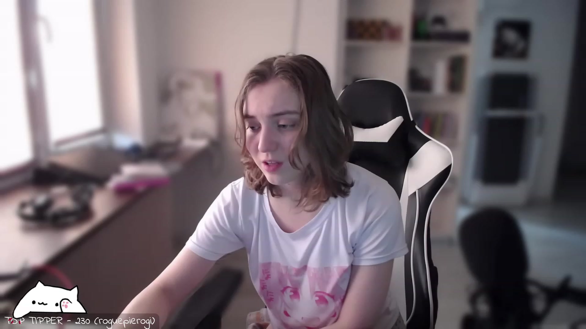 Gallery image thumbnail from Meowlexx's myfreecams stream on, 06/17/2023, 07:07 image 19 of 20