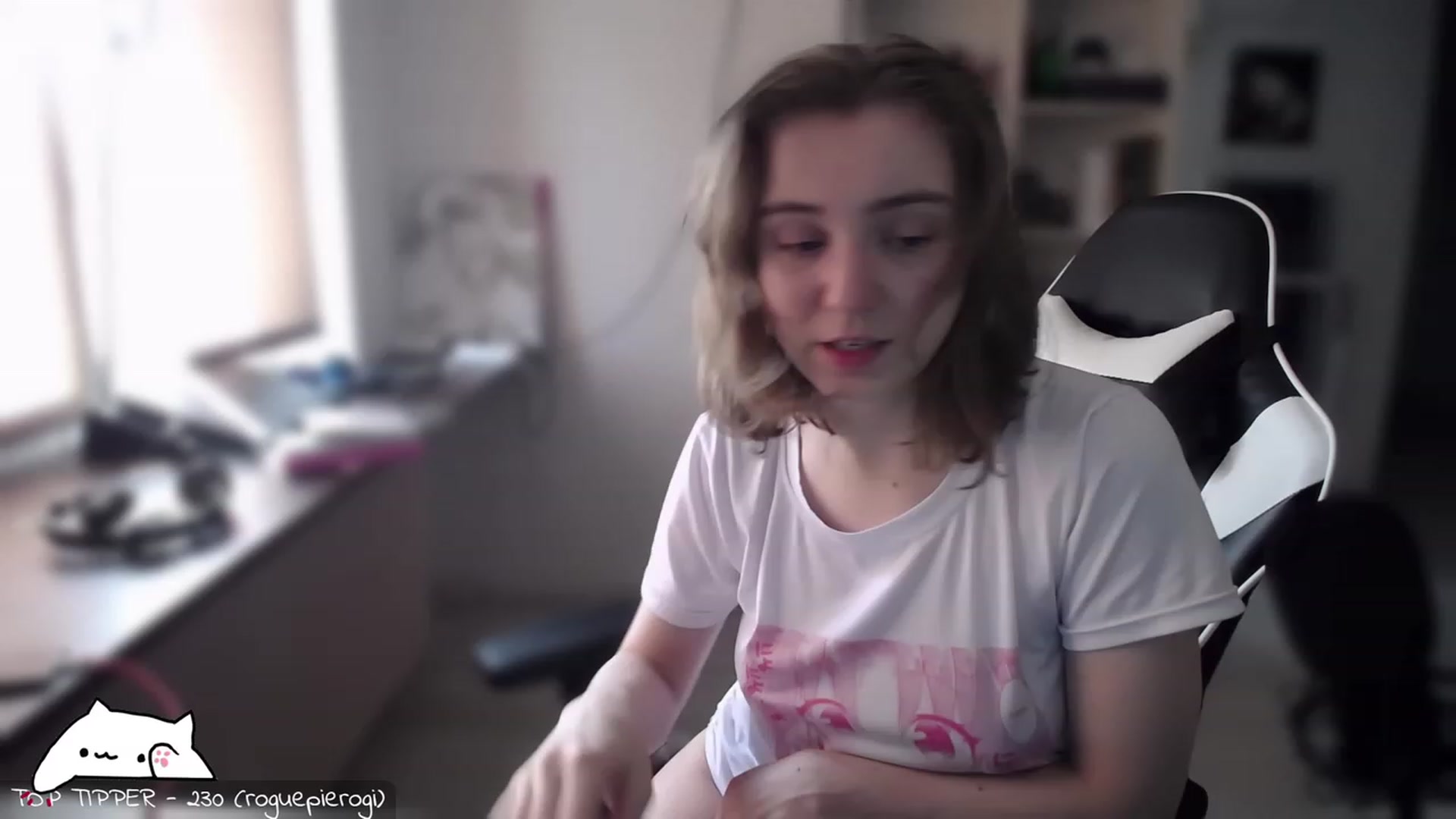 Gallery image thumbnail from Meowlexx's myfreecams stream on, 06/17/2023, 07:07 image 2 of 20