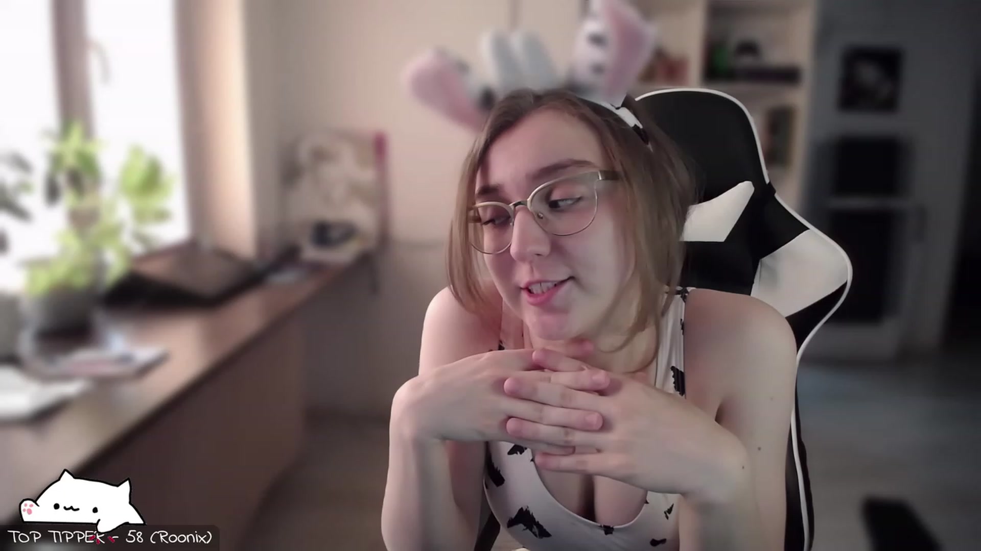 Gallery image thumbnail from Meowlexx's myfreecams stream on, 07/05/2023, 05:57 image 8 of 20