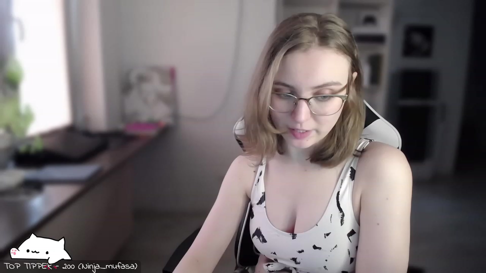 Gallery image thumbnail from Meowlexx's myfreecams stream on, 07/25/2023, 08:31 image 19 of 20