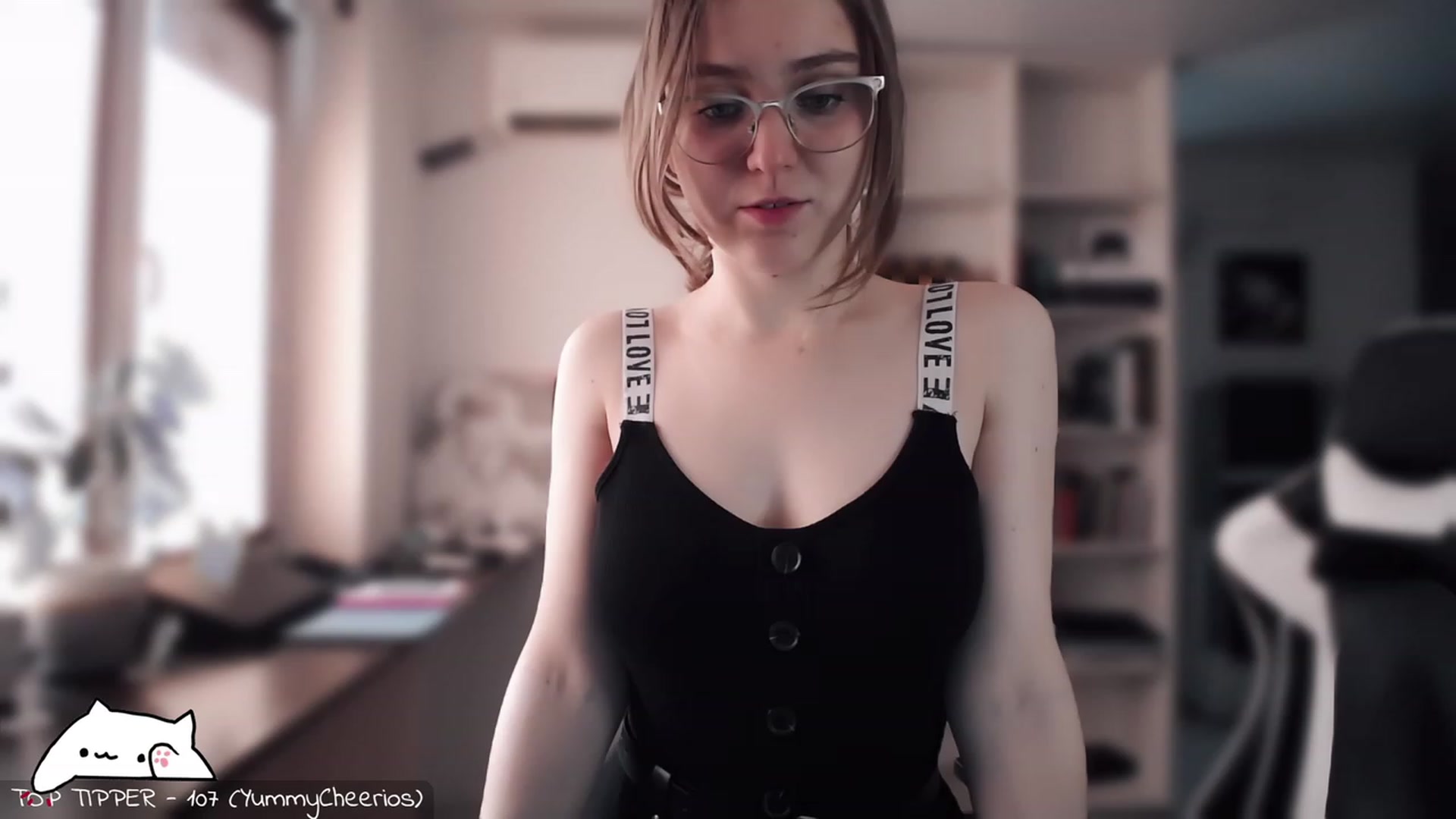 Gallery image thumbnail from Meowlexx's myfreecams stream on, 08/13/2023, 06:11 image 7 of 20