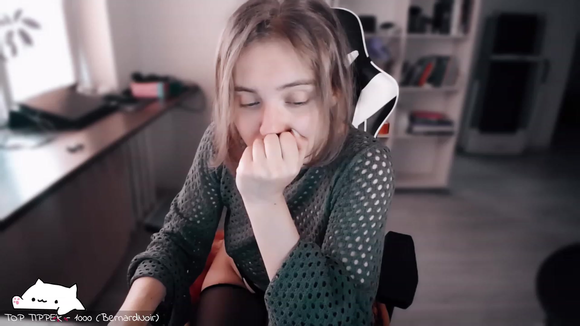 Gallery image thumbnail from Meowlexx's myfreecams stream on, 09/24/2023, 08:39 image 18 of 20