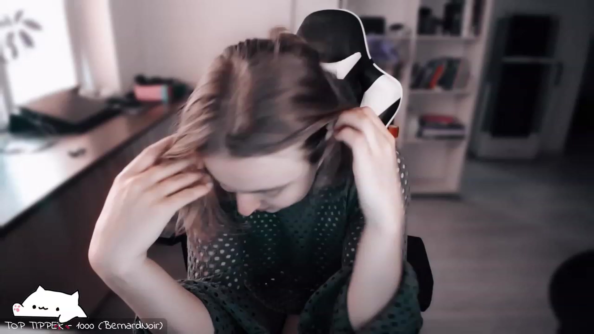 Gallery image thumbnail from Meowlexx's myfreecams stream on, 09/24/2023, 08:39 image 17 of 20