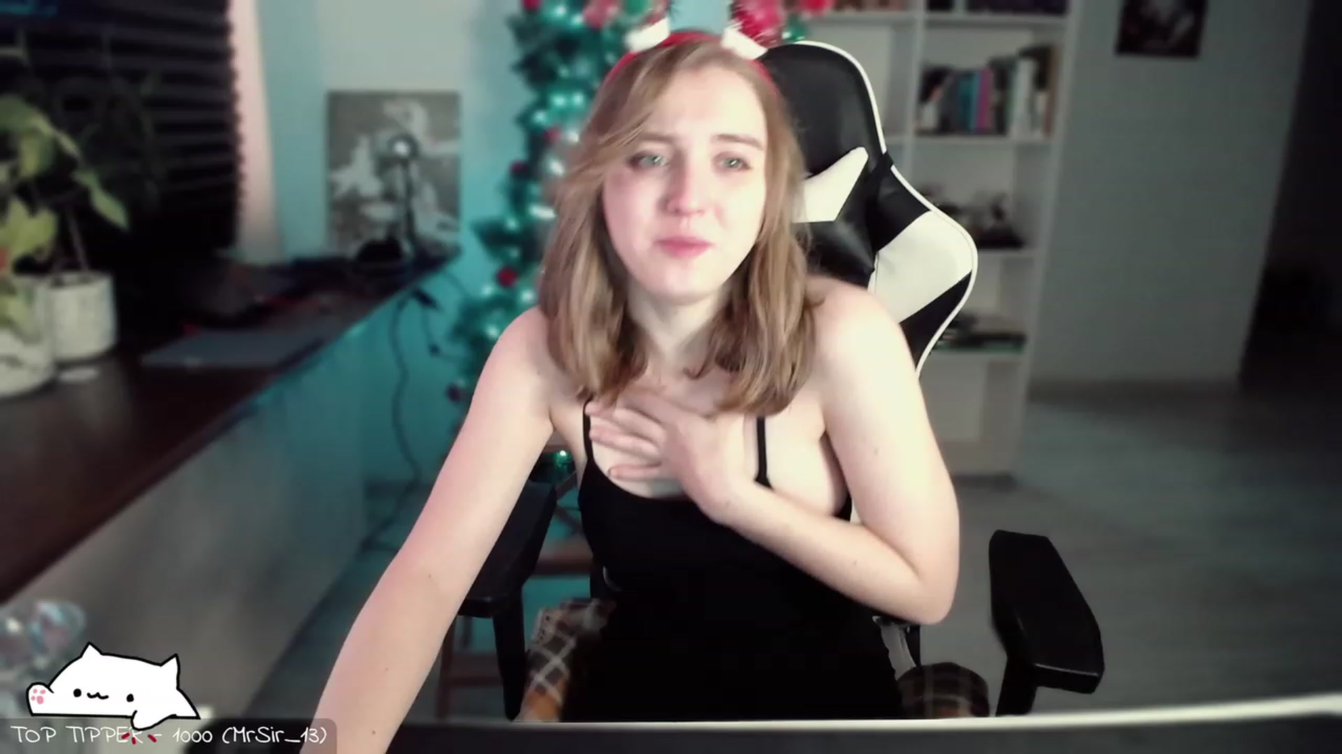 Gallery image thumbnail from Meowlexx's myfreecams stream on, 12/23/2023, 08:02 image 18 of 20