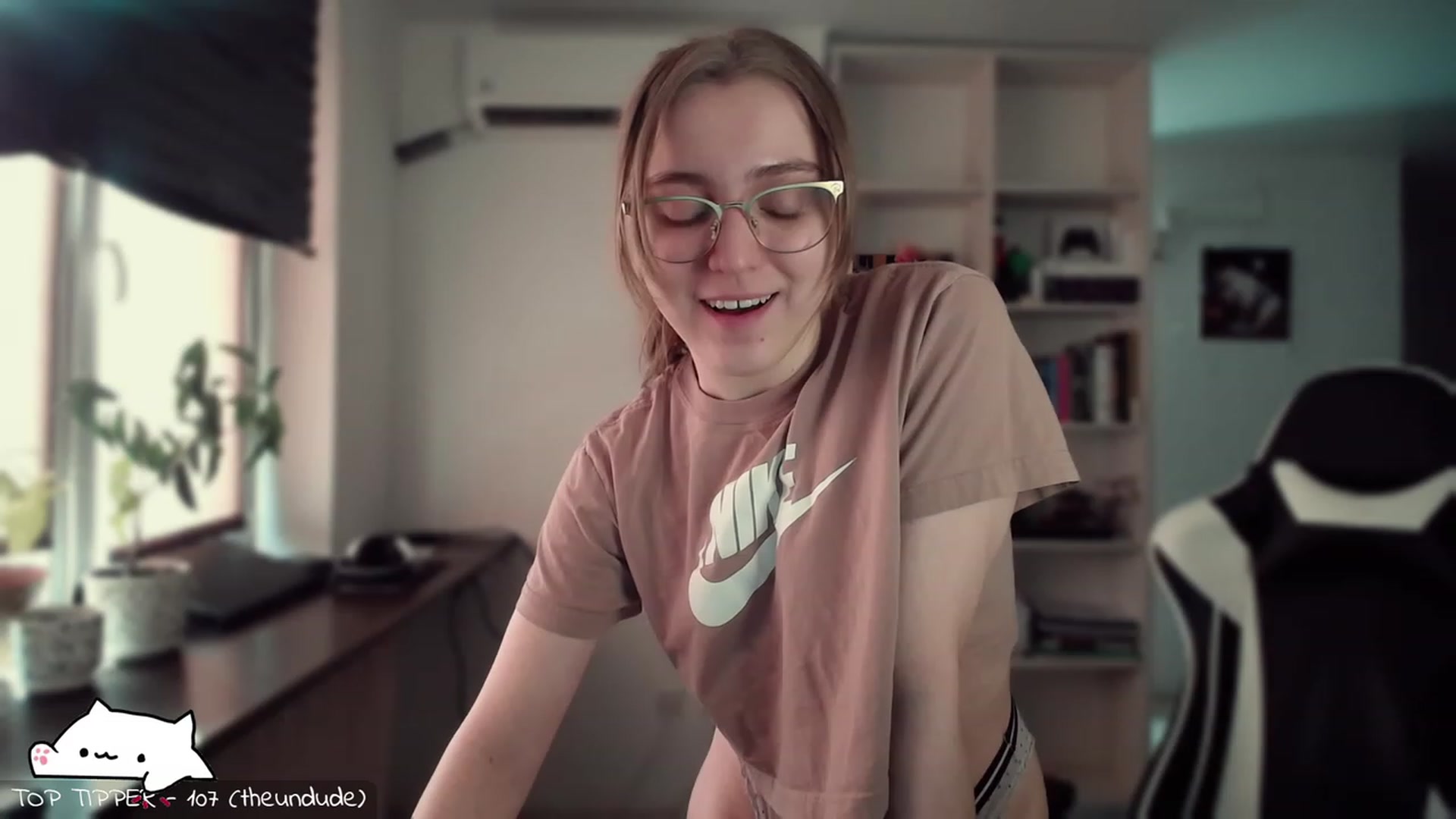 Gallery image thumbnail from Meowlexx's myfreecams stream on, 02/20/2024, 07:11 image 11 of 20