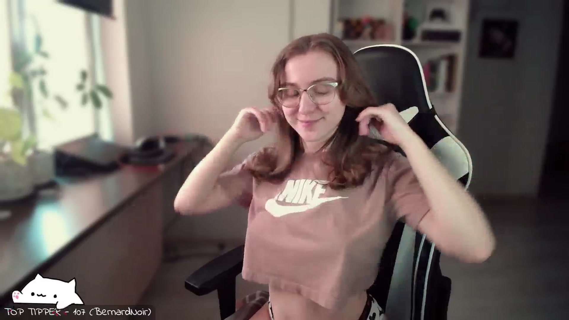 Gallery image thumbnail from Meowlexx's myfreecams stream on, 03/09/2024, 08:05 image 13 of 20