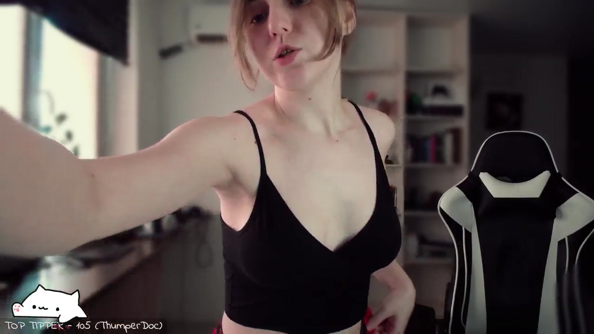 Gallery image thumbnail from Meowlexx's myfreecams stream on, 04/21/2024, 07:40 image 18 of 20