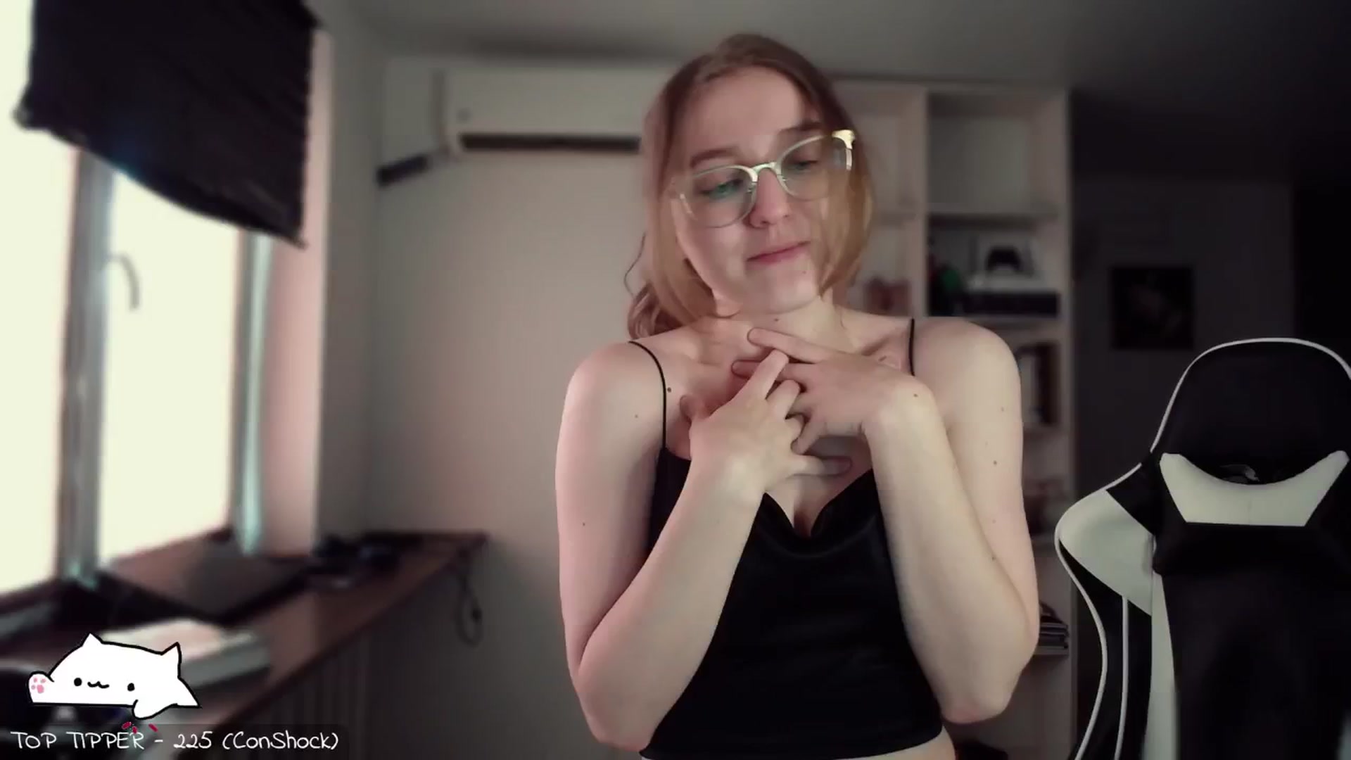 Gallery image thumbnail from Meowlexx's myfreecams stream on, 08/01/2024, 08:41 image 17 of 20