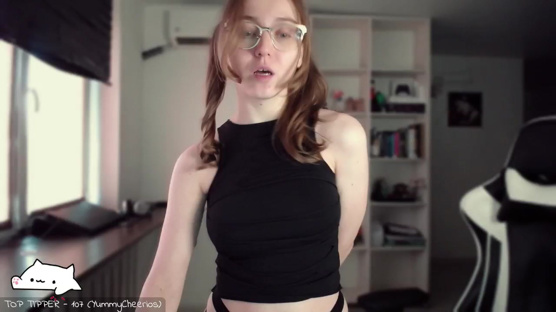 Gallery image thumbnail from Meowlexx's myfreecams stream on, 08/03/2024, 07:40 image 13 of 20