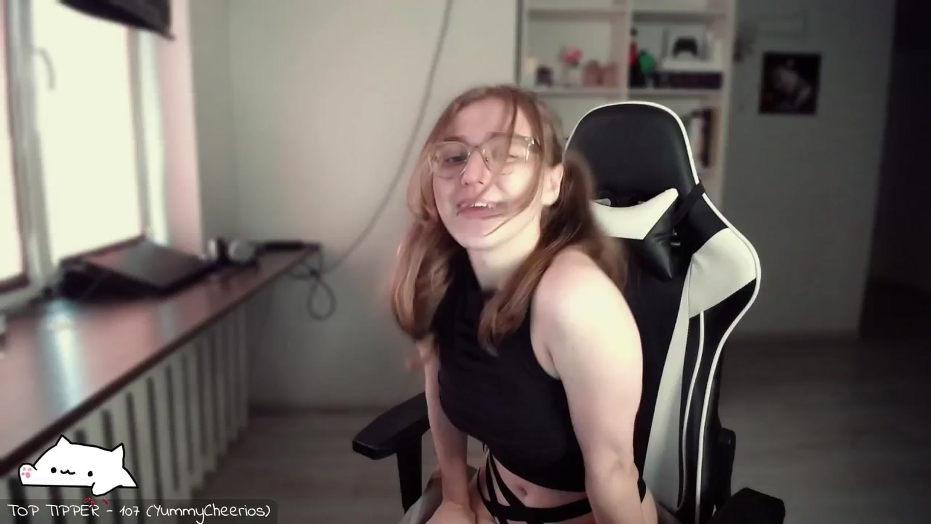 Gallery image thumbnail from Meowlexx's myfreecams stream on, 08/03/2024, 07:40 image 18 of 20