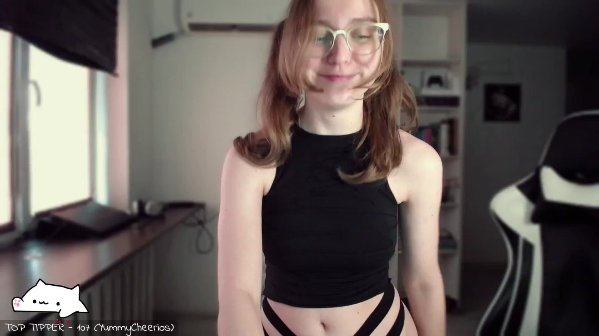 Gallery image thumbnail from Meowlexx's myfreecams stream on, 08/03/2024, 07:40 image 17 of 20