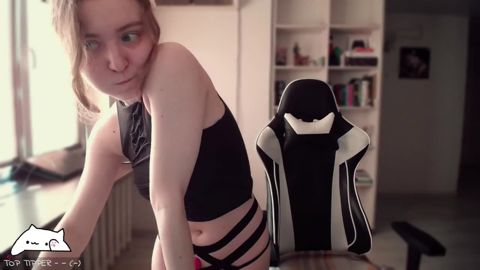Gallery image thumbnail from Meowlexx's myfreecams stream on, 09/15/2024, 06:29 image 3 of 20
