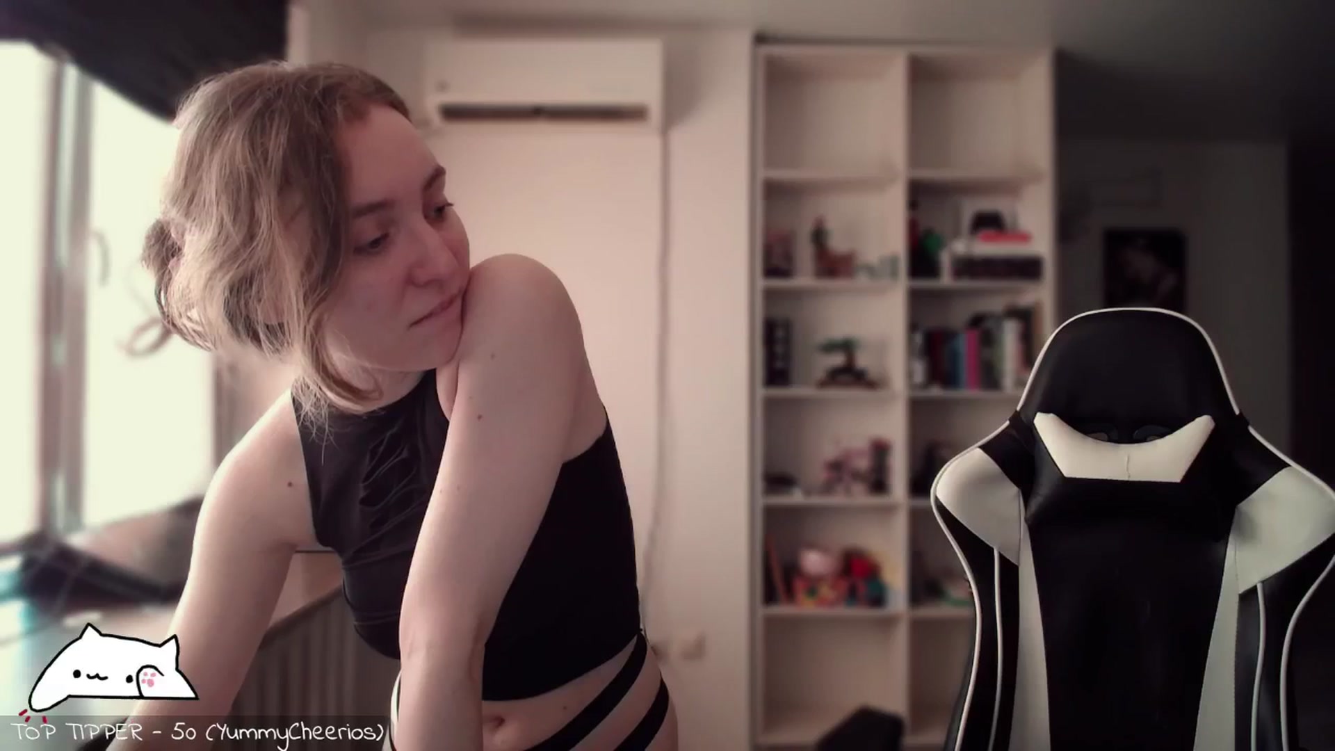 Gallery image thumbnail from Meowlexx's myfreecams stream on, 09/15/2024, 06:29 image 19 of 20