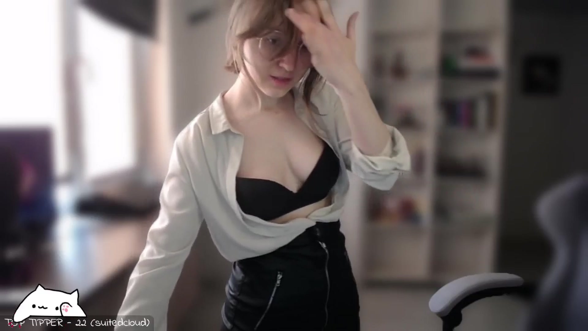 Gallery image thumbnail from Meowlexx's myfreecams stream on, 04/21/2025, 06:55 image 13 of 20