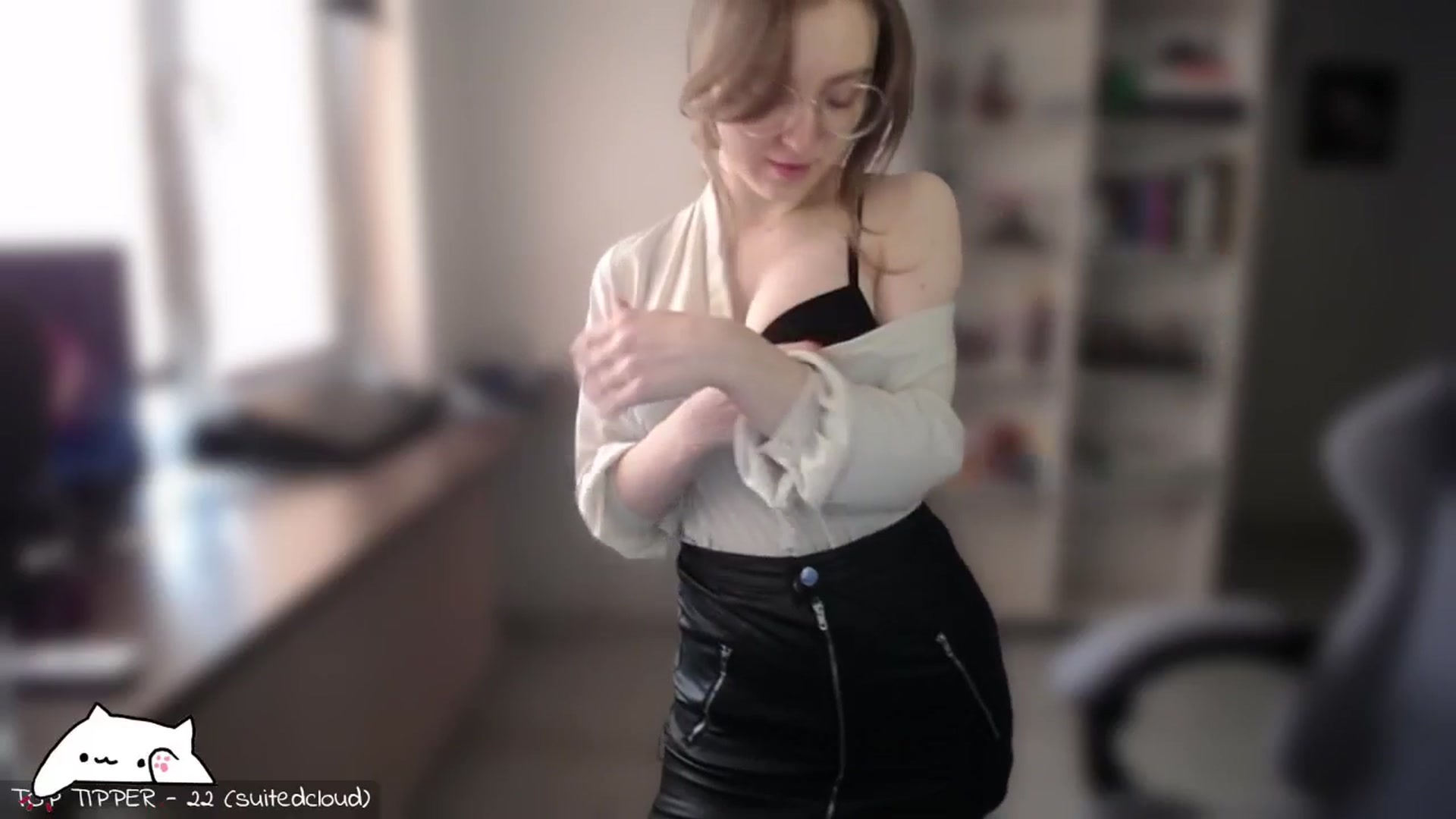 Gallery image thumbnail from Meowlexx's myfreecams stream on, 04/21/2025, 06:55 image 9 of 20