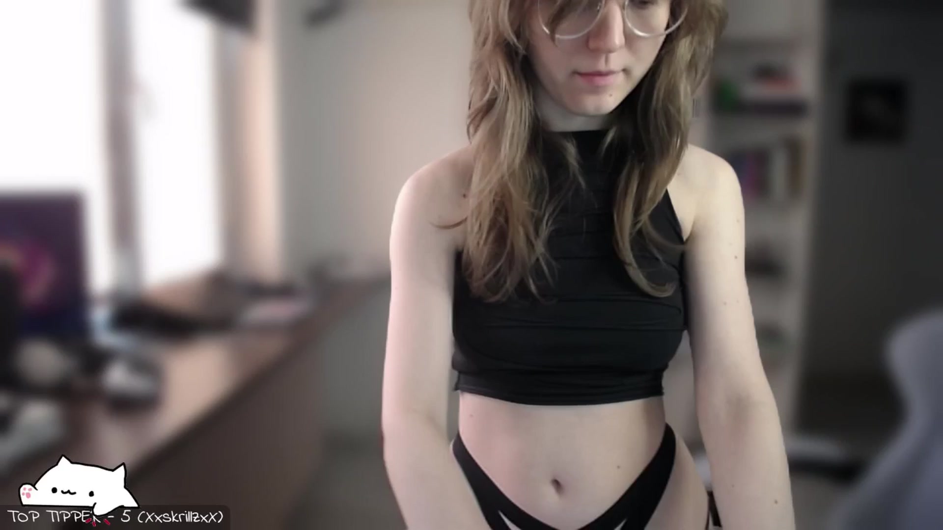 Gallery image thumbnail from Meowlexx's myfreecams stream on, 05/05/2025, 06:17 image 6 of 20