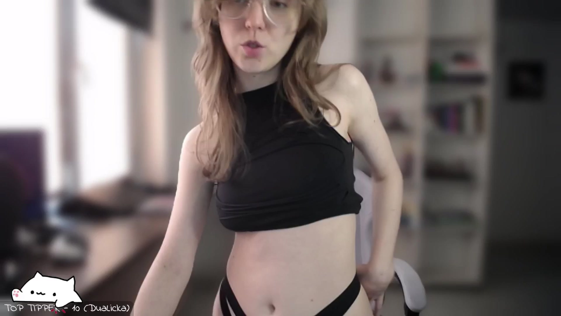 Gallery image thumbnail from Meowlexx's myfreecams stream on, 05/05/2025, 06:57 image 17 of 20