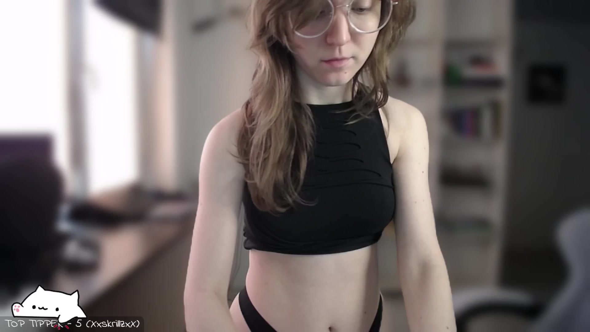 Gallery image thumbnail from Meowlexx's myfreecams stream on, 05/05/2025, 06:57 image 2 of 20