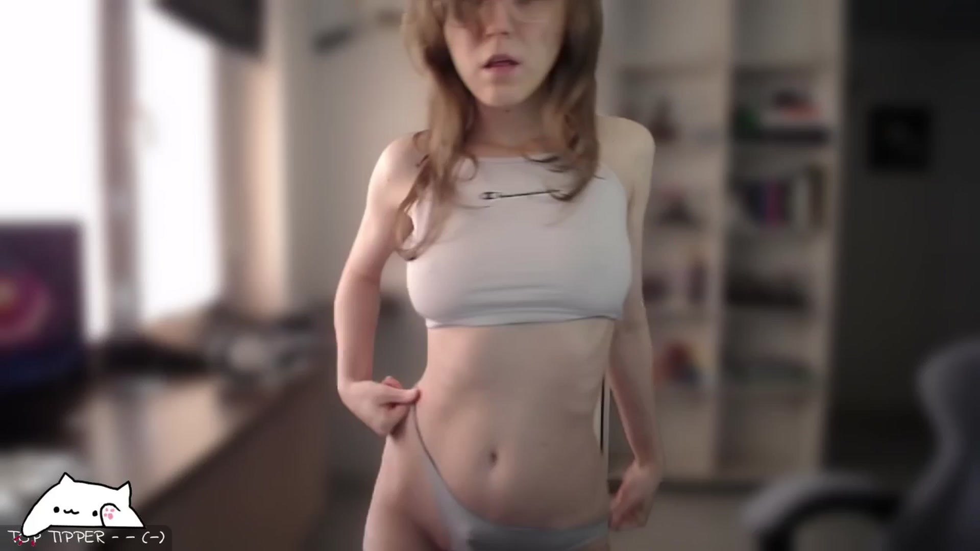 Gallery image thumbnail from Meowlexx's myfreecams stream on, 05/08/2025, 07:12 image 6 of 20