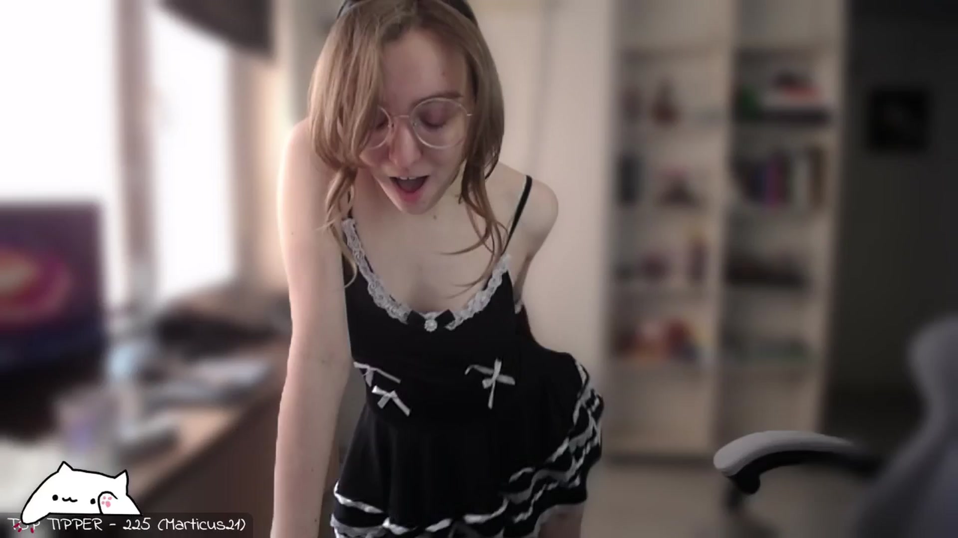 Gallery image thumbnail from Meowlexx's myfreecams stream on, 05/16/2025, 07:44 image 3 of 20