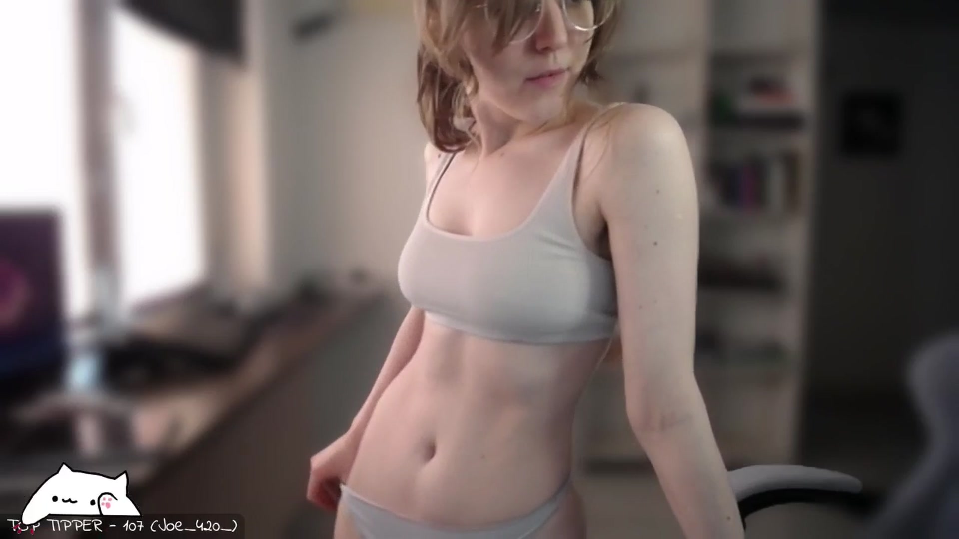 Gallery image thumbnail from Meowlexx's myfreecams stream on, 05/18/2025, 08:02 image 2 of 20