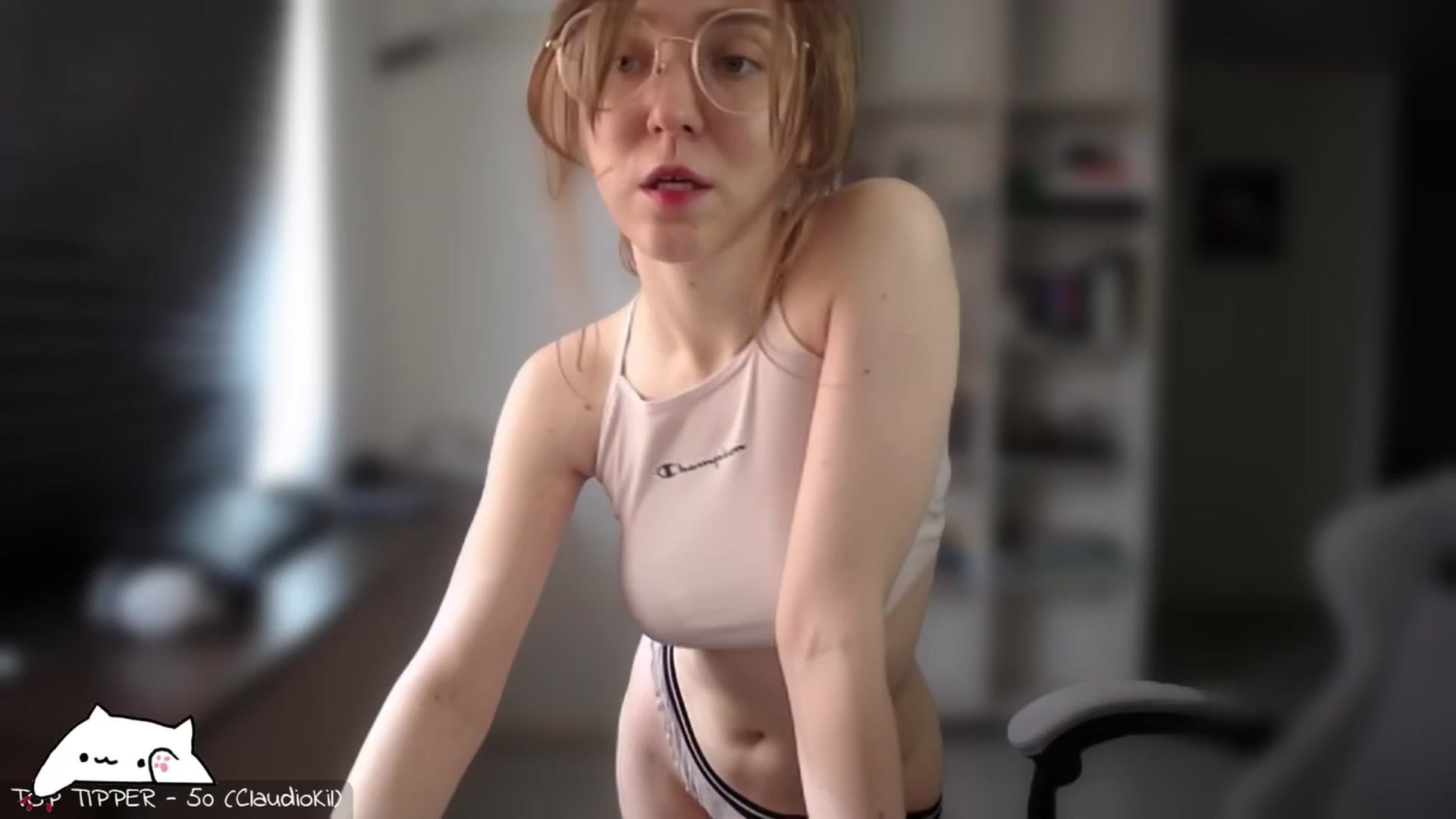 Gallery image thumbnail from Meowlexx's myfreecams stream on, 06/02/2025, 07:26 image 4 of 20