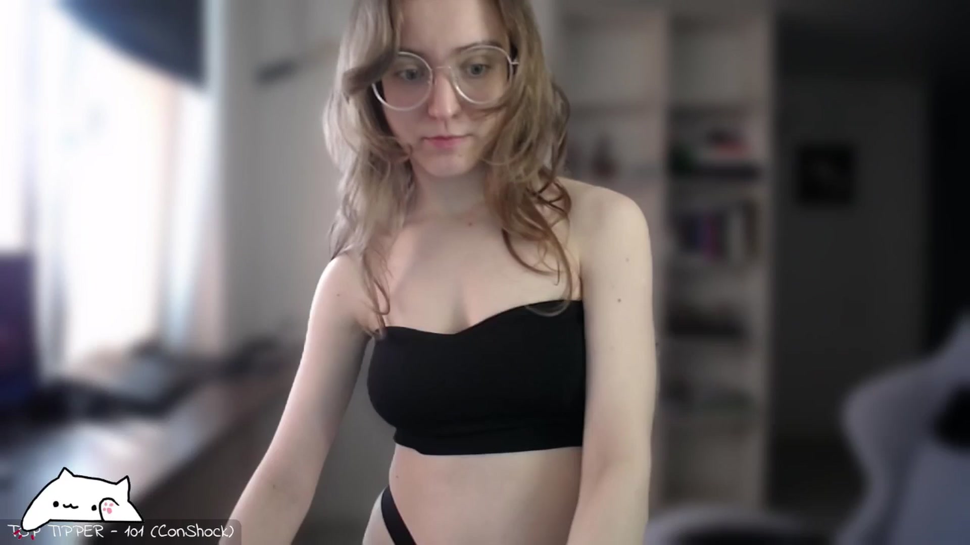 Gallery image thumbnail from Meowlexx's myfreecams stream on, 07/06/2025, 07:31 image 12 of 20