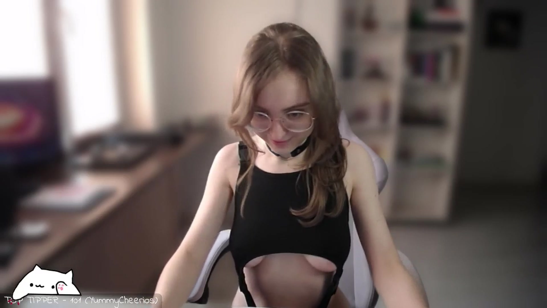 Gallery image thumbnail from Meowlexx's myfreecams stream on, 07/07/2025, 06:58 image 7 of 20