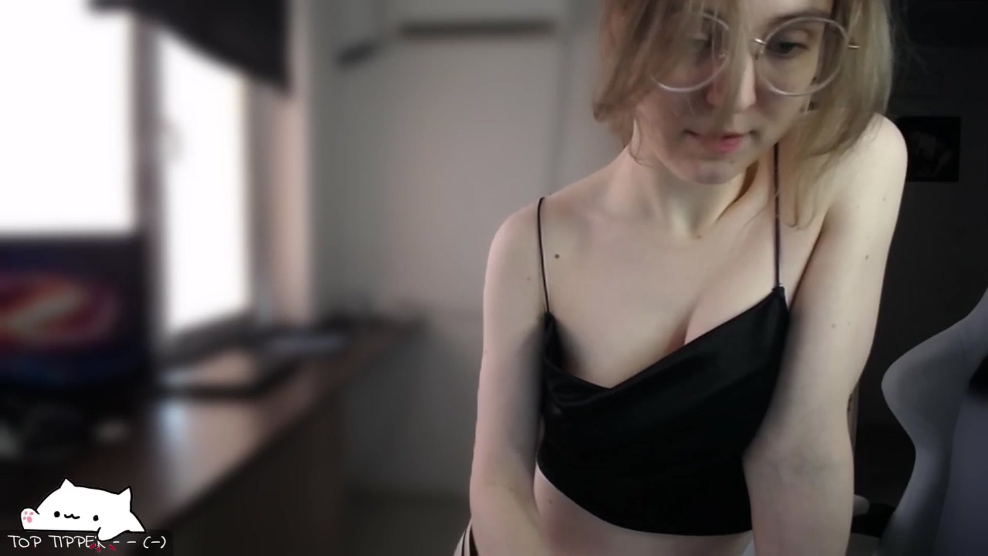 Gallery image thumbnail from Meowlexx's myfreecams stream on, 08/06/2025, 05:48 image 12 of 20