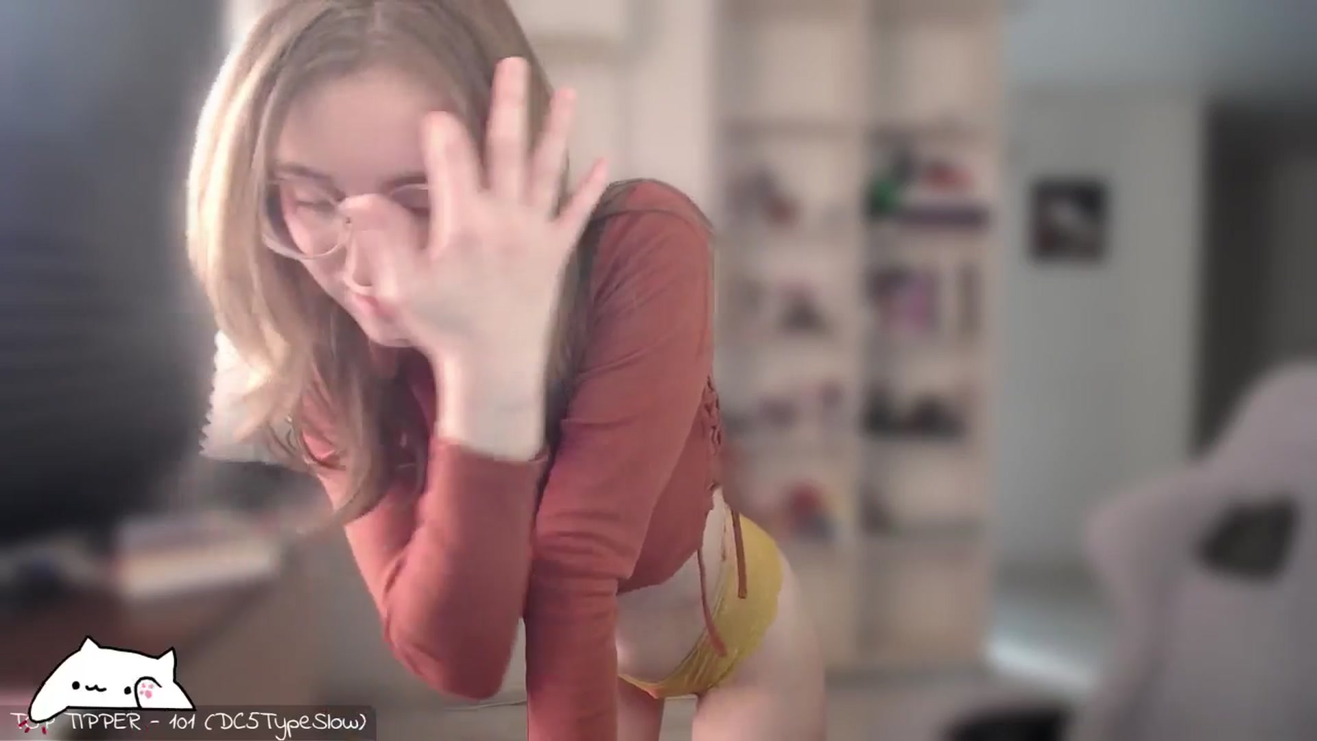 Gallery image thumbnail from Meowlexx's myfreecams stream on, 02/22/2026, 07:35 image 12 of 20