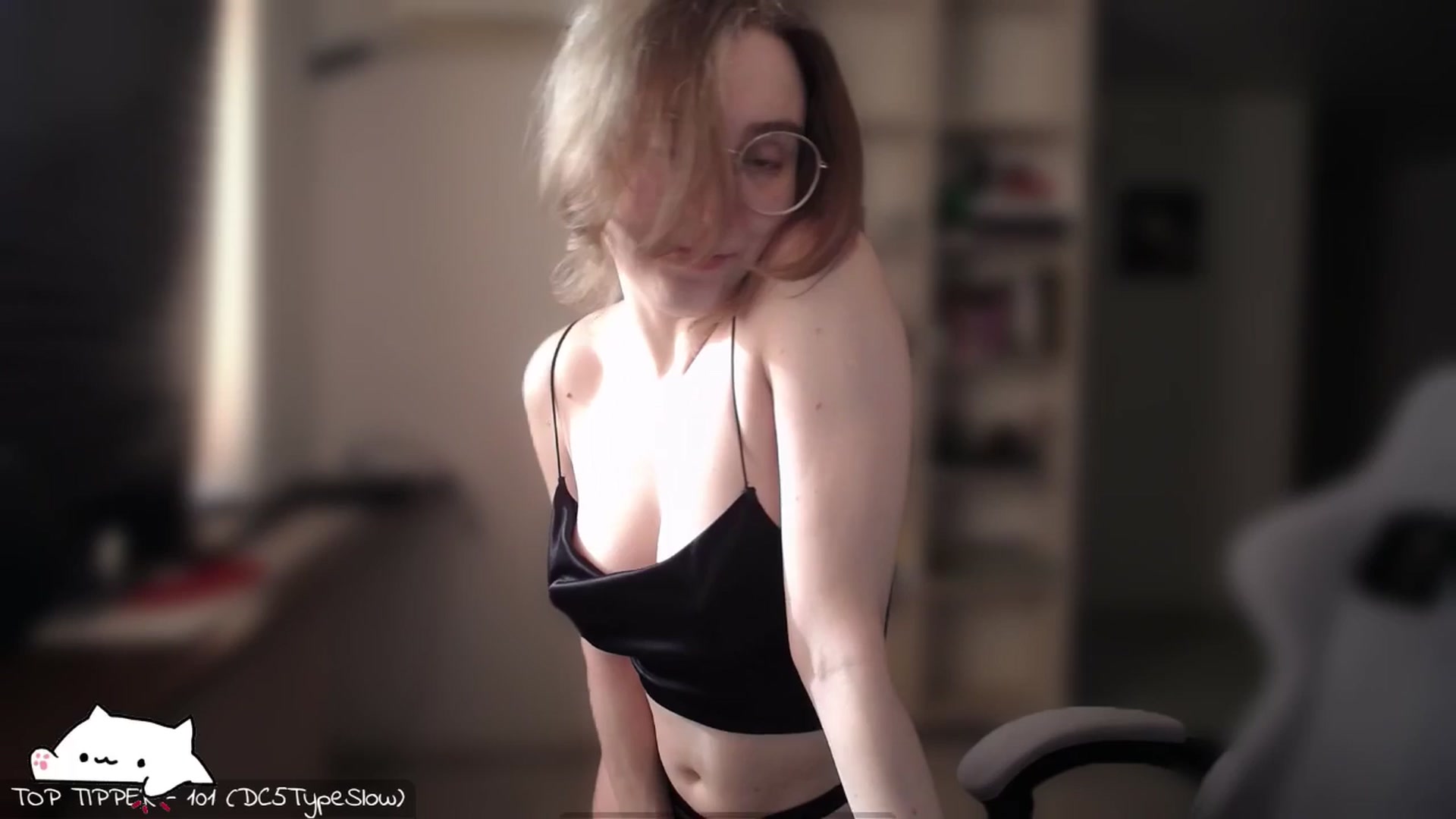 Gallery image thumbnail from Meowlexx's myfreecams stream on, 03/22/2026, 06:17 image 10 of 20