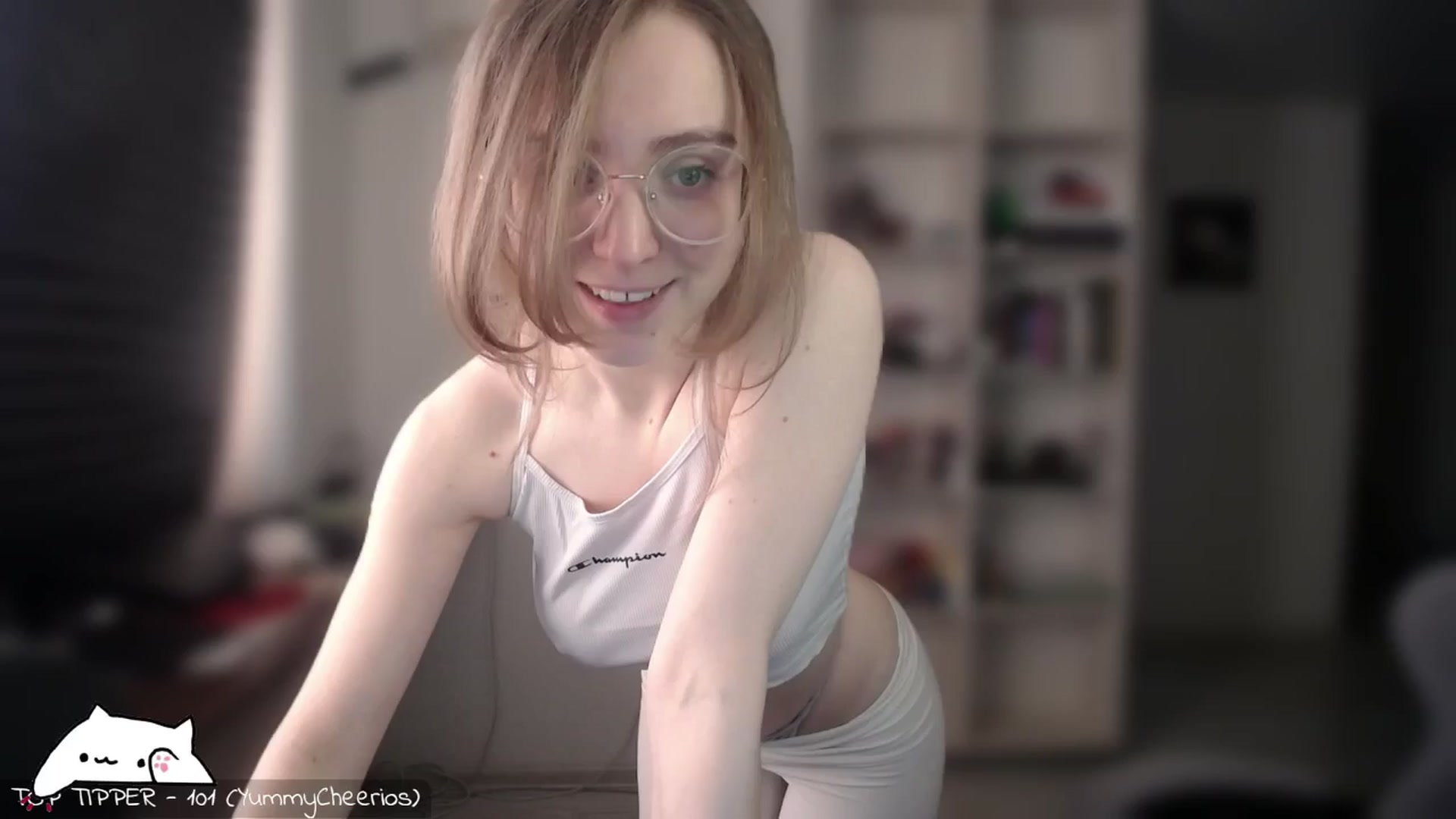 Gallery image thumbnail from Meowlexx's myfreecams stream on, 04/18/2026, 07:14 image 17 of 20