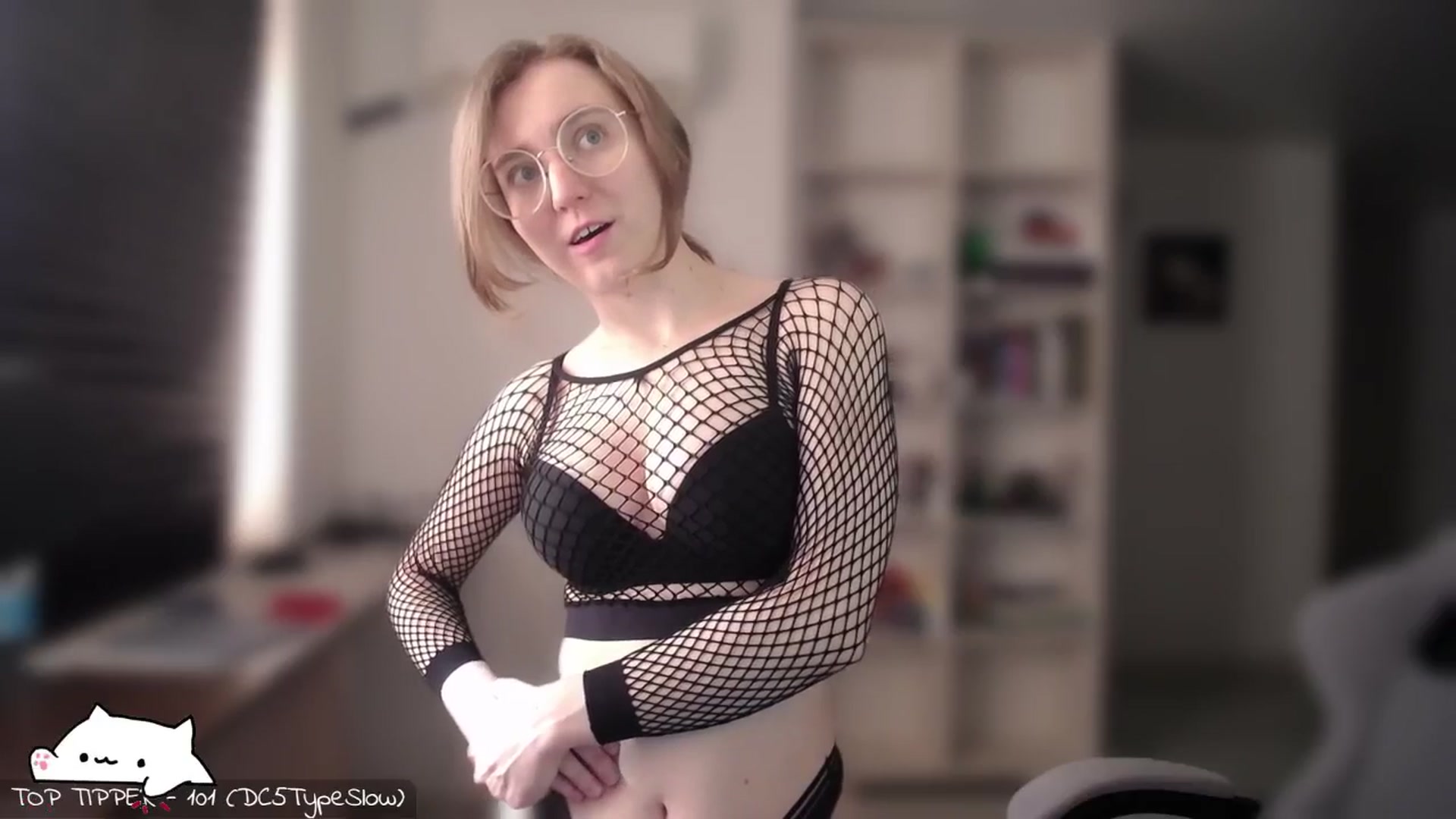 Gallery image thumbnail from Meowlexx's myfreecams stream on, 05/02/2026, 06:33 image 4 of 20