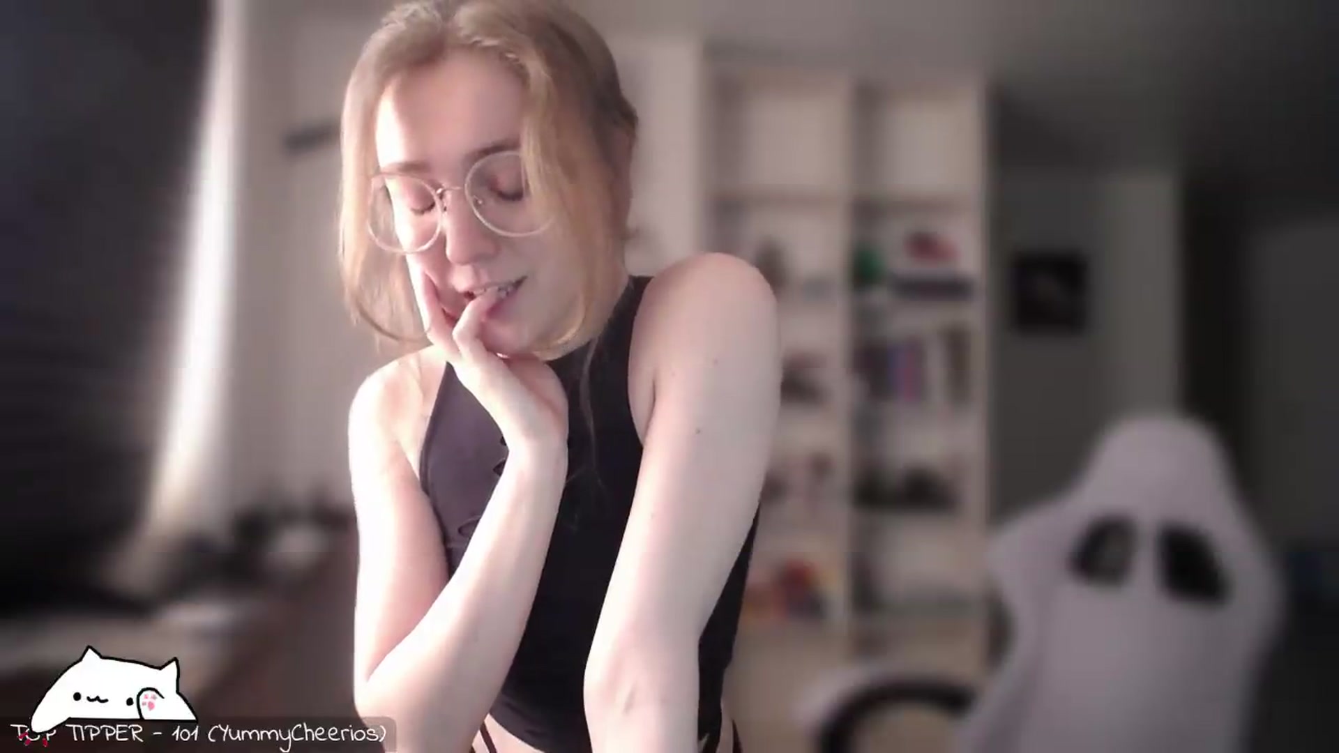 Gallery image thumbnail from Meowlexx's myfreecams stream on, 06/13/2026, 06:48 image 10 of 20